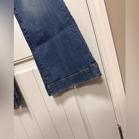 Seven 7 Womens Sexy Flare Stretch Denim Jeans Size 28 (Waist 28 - Inseam 32) - Picture 3 of 8